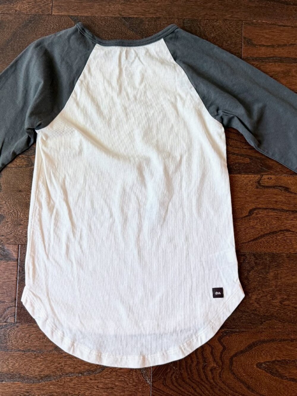 Tea Collection Colorful Eye Design Graphic Print Long Sleeve Raglan Tee, Size 6 - Picture 4 of 4